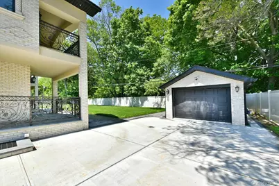33 Parkway Drive, Roslyn Heights, NY 11577 - Photo 48