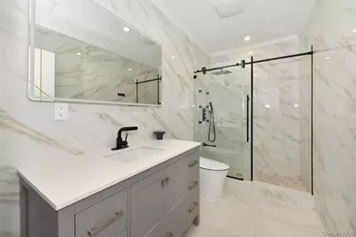 33 Parkway Drive, Roslyn Heights, NY 11577 - Photo 44