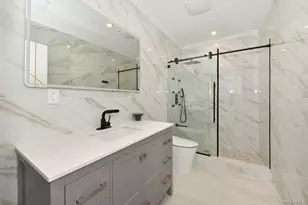 33 Parkway Dr, Roslyn Heights, NY 11577 - Photo 44