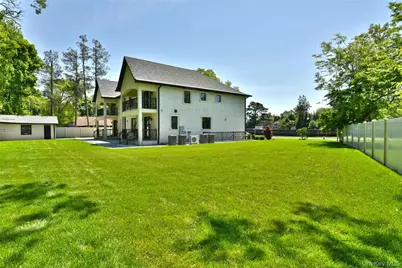 33 Parkway Drive, Roslyn Heights, NY 11577 - Photo 48