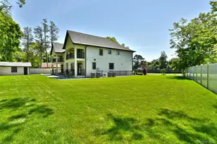 33 Parkway Dr, Roslyn Heights, NY 11577 - Photo 48