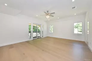 33 Parkway Dr, Roslyn Heights, NY 11577 - Photo 28