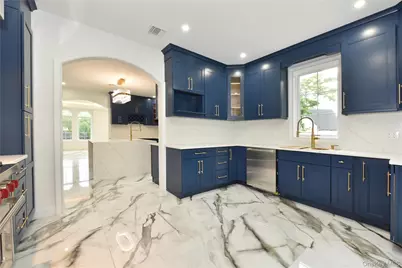 33 Parkway Drive, Roslyn Heights, NY 11577 - Photo 22