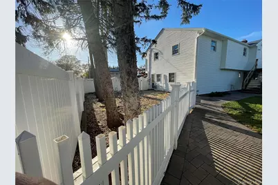 1657 Fairfax Avenue, West Islip, NY 11795 - Photo 16