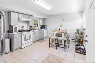 1220 Youngs Ave, Southold, NY 11971 - Photo 18