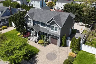 129 Commonwealth Ave, Massapequa, NY 11758 - Photo 44