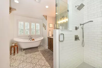129 Commonwealth Avenue, Massapequa, NY 11758 - Photo 26