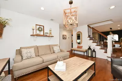 129 Commonwealth Avenue, Massapequa, NY 11758 - Photo 8