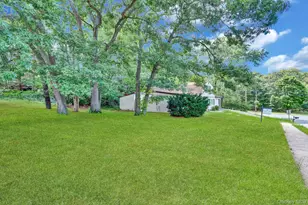 54 College Hills Dr, Farmingville, NY 11738 - Photo 26