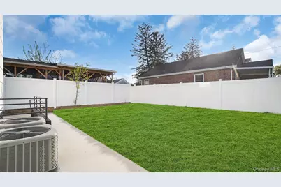 2105 Hoffman Avenue, Elmont, NY 11003 - Photo 26