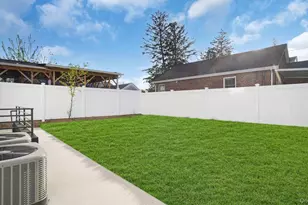 2105 Hoffman Ave, Elmont, NY 11003 - Photo 26