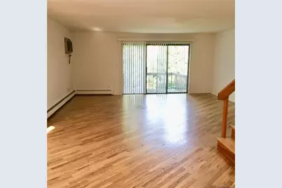 70 Hickory Road #B, Port Washington, NY 11050 - Photo 2