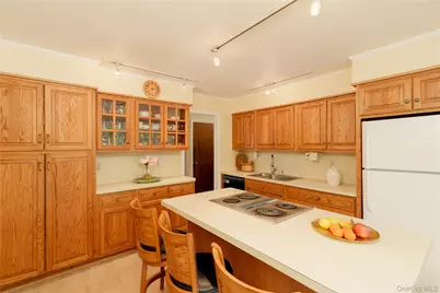 14 Bunkerhill Drive, Huntington, NY 11743 - Photo 28