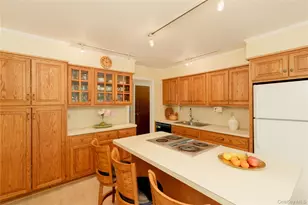 14 Bunkerhill Dr, Huntington, NY 11743 - Photo 28