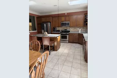 47 Stoneleigh Drive, Riverhead, NY 11901 - Photo 4