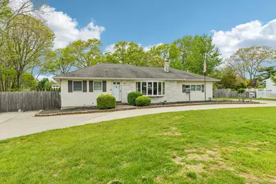 1374 Saxon Avenue, Bay Shore, NY 11706 - Photo 2