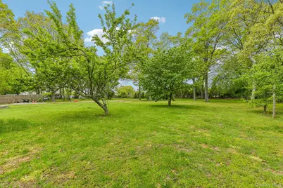 1374 Saxon Avenue, Bay Shore, NY 11706 - Photo 24