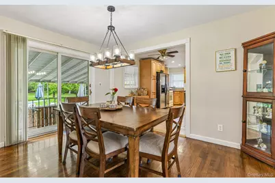 1374 Saxon Avenue, Bay Shore, NY 11706 - Photo 8
