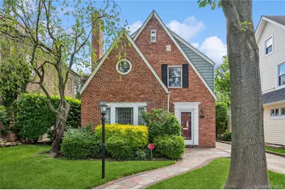 17 Kensington Road, Garden City, NY 11530 - Photo 2