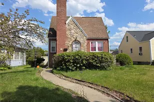 208 S Grand Ave, Poughkeepsie, NY 12603 - Photo 2