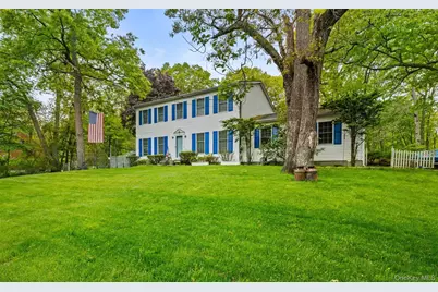 62 W Bartlett Road, Middle Island, NY 11953 - Photo 2