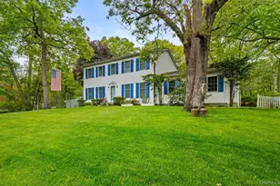62 W Bartlett Rd, Middle Island, NY 11953 - Photo 2
