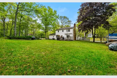 62 W Bartlett Road, Middle Island, NY 11953 - Photo 4