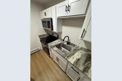 98 E Market Street #E3, Hyde Park, NY 12538 - Photo 2