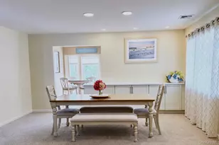 11 Hollow Oak Dr, Patchogue, NY 11772 - Photo 6