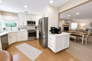 11 Hollow Oak Dr, Patchogue, NY 11772 - Photo 4