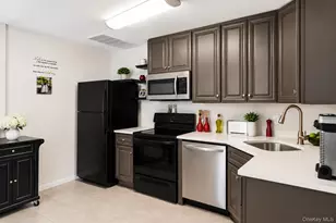 9 Avenue C, Merrick, NY 11566 - Photo 26