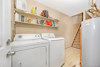 126-09 5th Avenue, College Point, NY 11356 - Photo 30