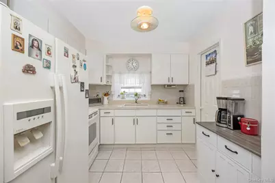 126-09 5th Avenue, College Point, NY 11356 - Photo 16
