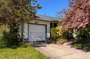 190 Hilltop Dr, Brentwood, NY 11717 - Photo 2