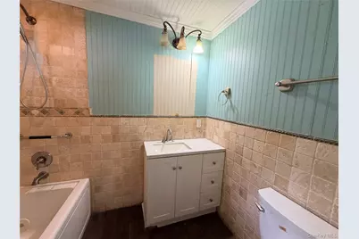 304 27th Street, Lindenhurst, NY 11757 - Photo 14