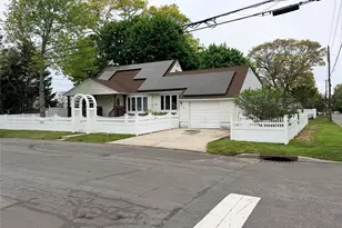 304 27th St, Lindenhurst, NY 11757 - Photo 2