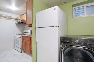 90-23 207th St, Queens Village, NY 11428 - Photo 14
