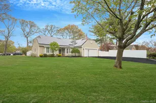 19 Ascot Pl, Coram, NY 11727 - Photo 2