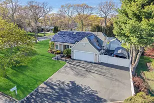 19 Ascot Pl, Coram, NY 11727 - Photo 34