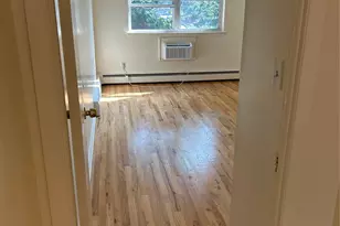 914 E 211th St, Bronx, NY 10469 - Photo 10