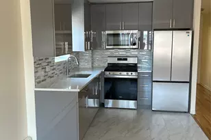 914 E 211th St, Bronx, NY 10469 - Photo 20
