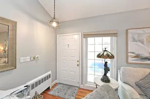18 Shelter Hill Rd, Plainview, NY 11803 - Photo 4