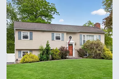 584 Babbling Brook Lane, Valley Cottage, NY 10989 - Photo 2