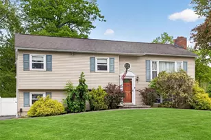 584 Babbling Brook Ln, Valley Cottage, NY 10989 - Photo 2