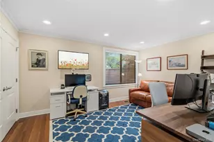 111 Dove Hill Dr, Manhasset, NY 11030 - Photo 10