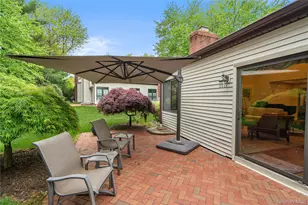 111 Dove Hill Dr, Manhasset, NY 11030 - Photo 16