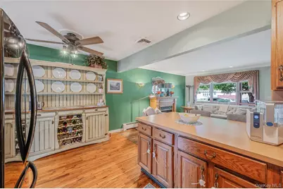 21 Audrey Avenue, Plainview, NY 11803 - Photo 12