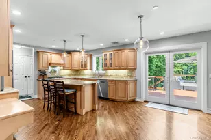 8 Drake Ln, White Plains, NY 10607 - Photo 16