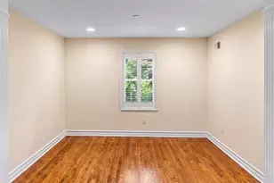 8 Drake Ln, White Plains, NY 10607 - Photo 24