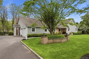 8 Brandywine Dr, Setauket, NY 11733 - Photo 4